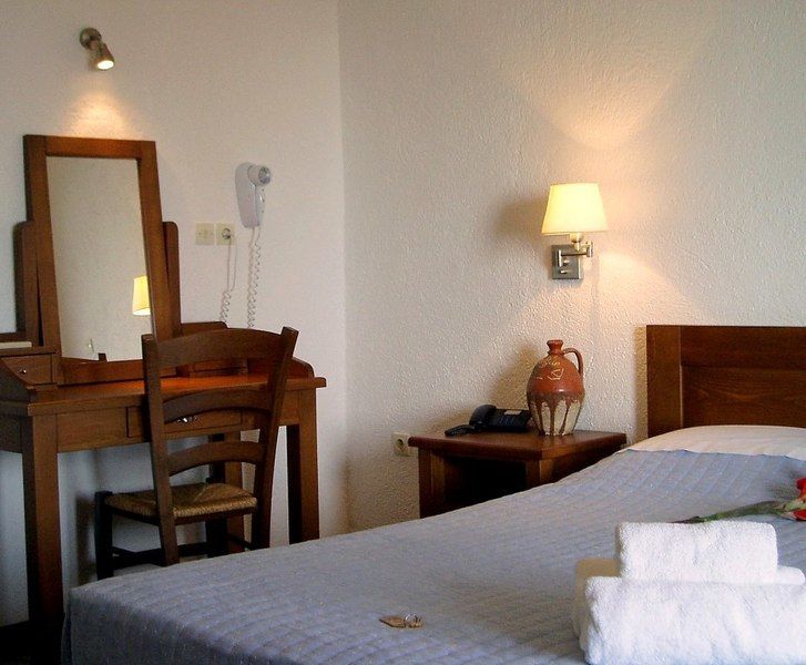 Kalamitsi Hotel カルダミリ エクステリア 写真